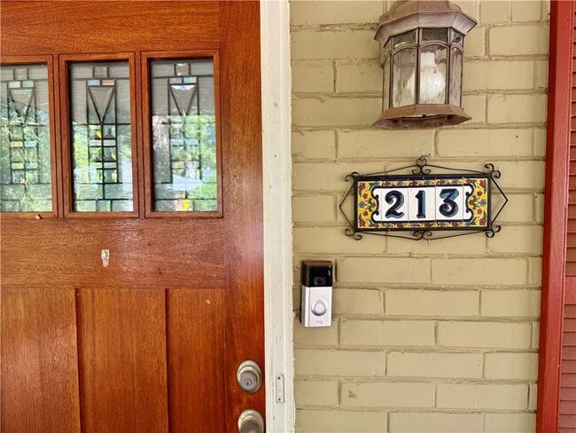 Photo - 213 Lansdowne Ave