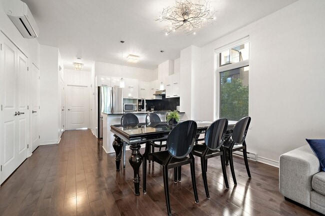 Photo - 2284 Rue Victoria Unit 3