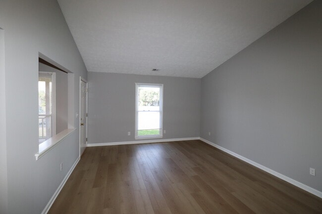 Photo - 208 Mariwood Ct