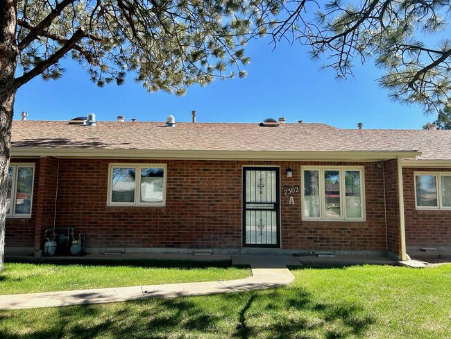 Building Photo - 2302 Cartier Dr Unit Apt A