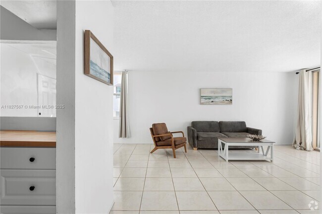 Building Photo - 9440 W Bay Harbor Dr Unit 5C Rental
