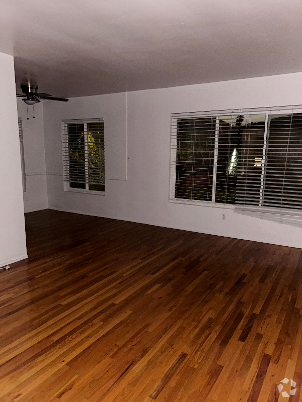 Building Photo - 4800 Beverly Blvd Unit 110 Rental