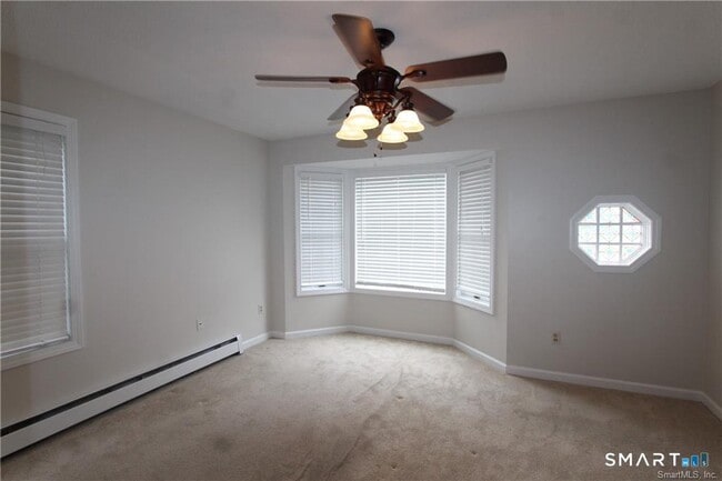 Photo - 7 Bittersweet Ln