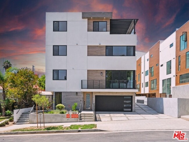 Building Photo - 1957 1/2 S Preuss Rd