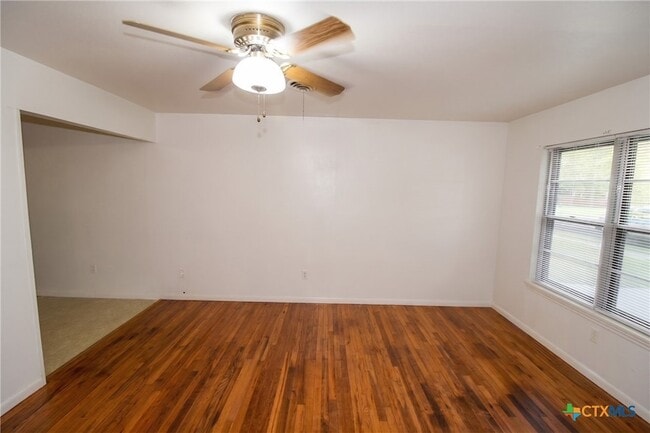 Photo - 304 Ridge St