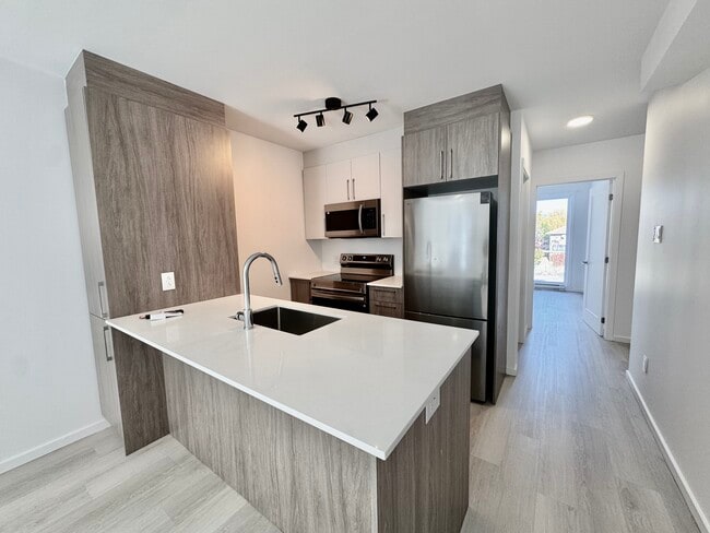 Building Photo - 15 Rue Guizot E