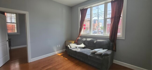 Photo - 100 Griffith St Unit 1R