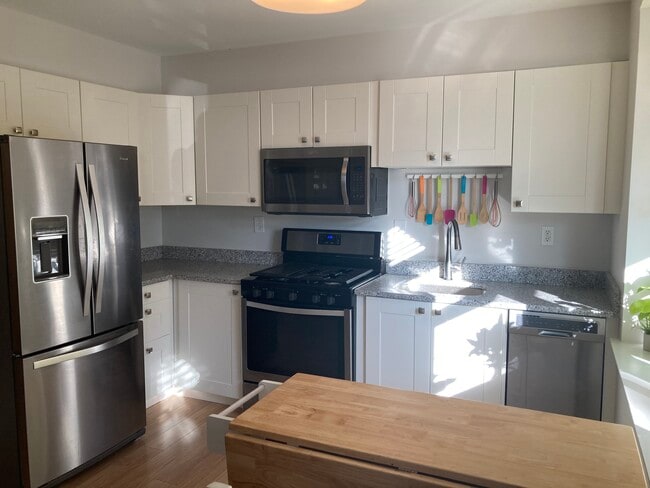 Photo - 345 Oakdale Pl NW Unit 101