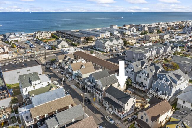 Walk to the beach! - 14 Center St Rental