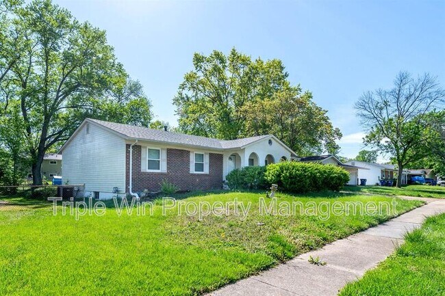 2250 Spoonwood Dr