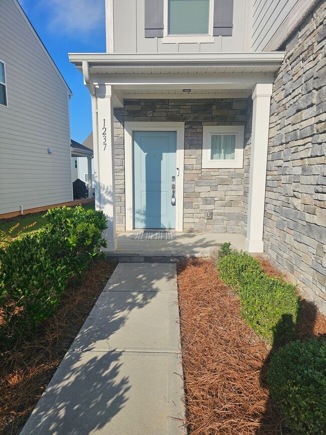 Photo - 1237 Scotch Meadows Loop