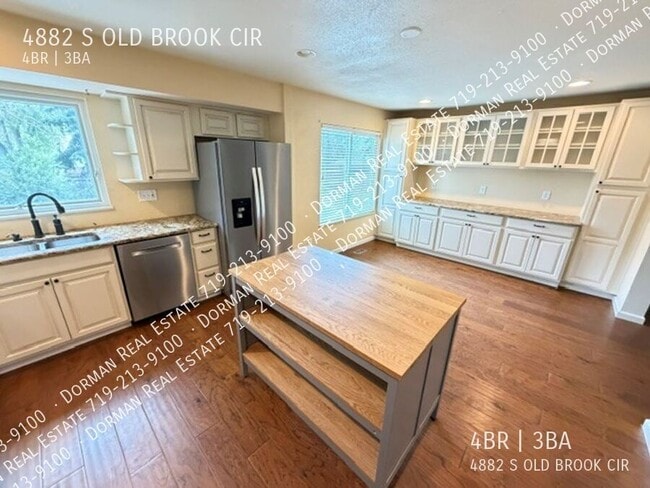 Photo - 4882 Old Brook Cir S