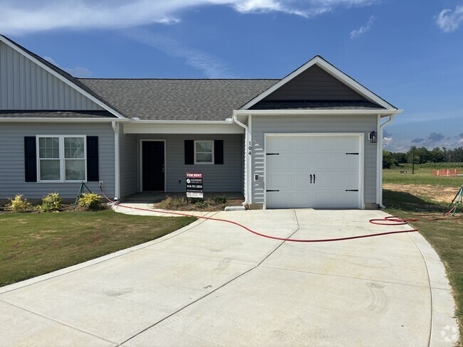 Building Photo - 104 Berkshire Cir Rental