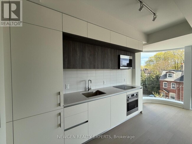 Photo - 322 Dupont St Unit 301