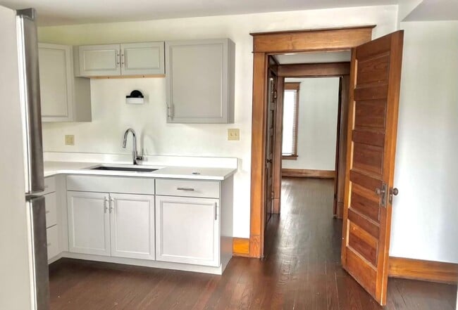 Photo - 66 W Perry St Unit 66 1/2 West Perry