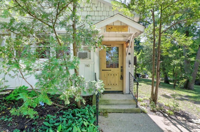 Photo - 543 Oakwood Trl