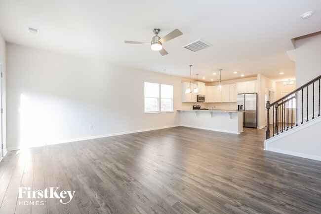 Photo - 902 Birchcrest Wy