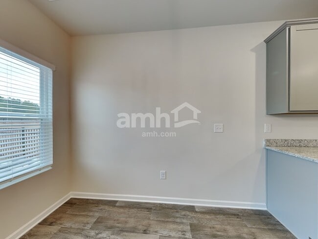 Photo - 3260 Emberly Dr