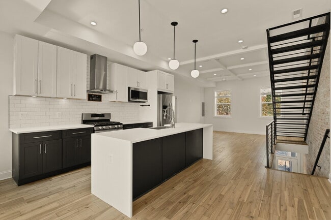 Photo - Penthouse 2BR/2.5BA with 3 Private Outdoor... Unidad #PHB