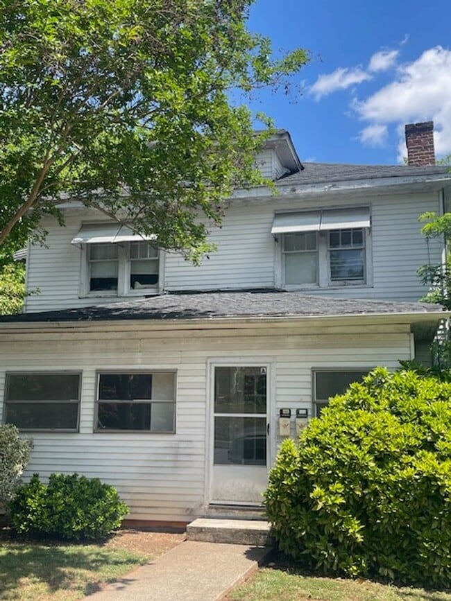 Building Photo - 725 Gales Ave Unit 725 Gales Ave  A