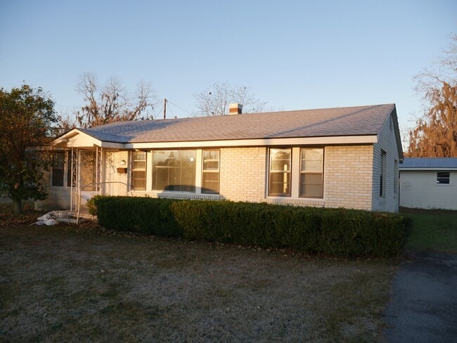 Building Photo - Old fashioned charm in the heart of Lakeland
