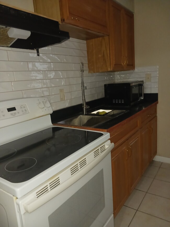 kitchen - 4135 Pine Drop Ln