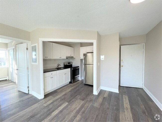 Building Photo - 625 Main St Rental