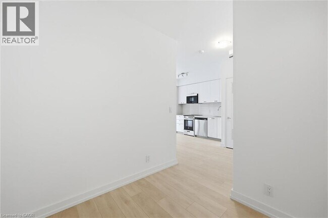 Photo - 75 James St S Unit 1221