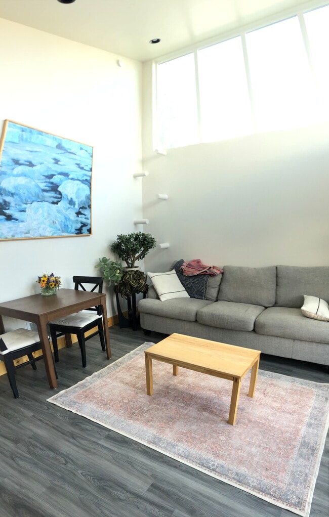 Building Photo - 609 Oregon St Unit A