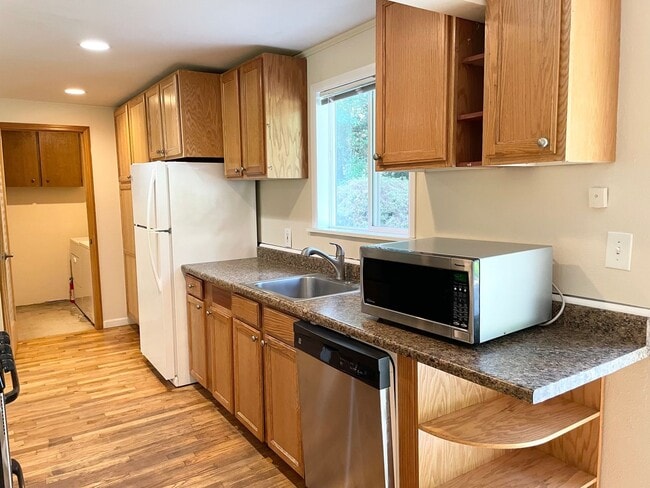 Photo - Charming 3 Bed 1.75 Bath Rambler in Eastgate