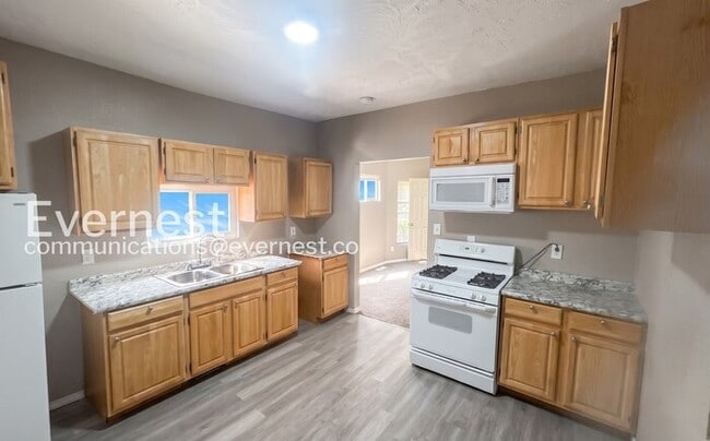Photo - 1265 E 99th St