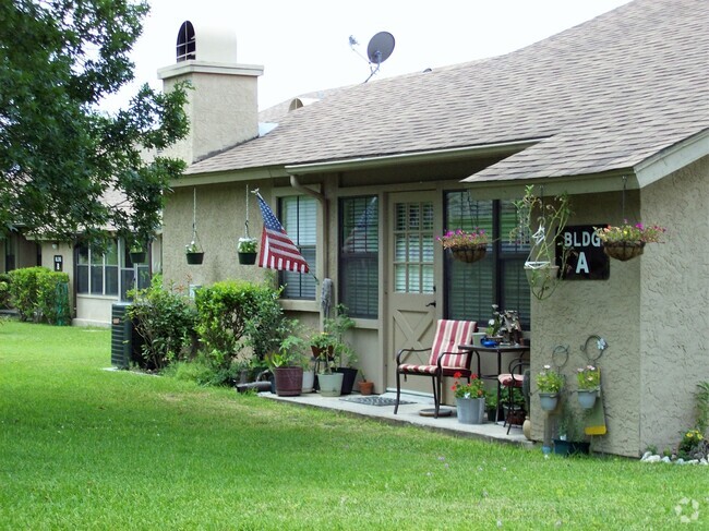 Building Photo - The Hills of Kerrville Rental