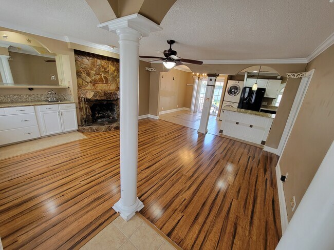 Photo - 204 Brandywine Rd Unidad D