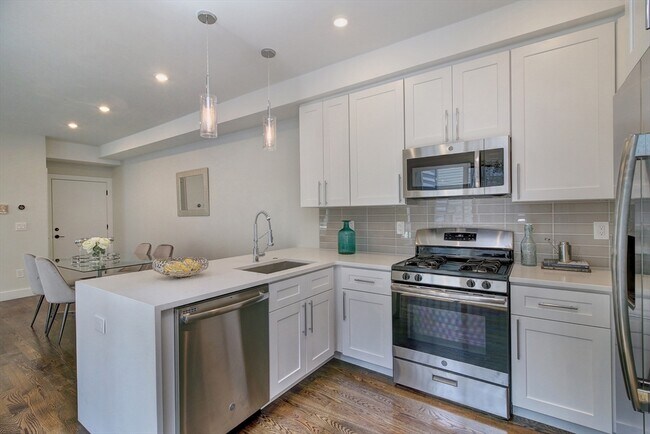 Photo - 50 Border St Unit #1