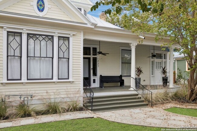 Photo - HISTORIC CHARM IN KING WILLIAM