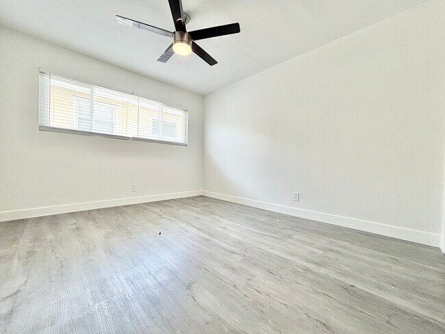 5311 Hermitage Ave.