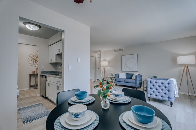 Photo - Canterbury Square