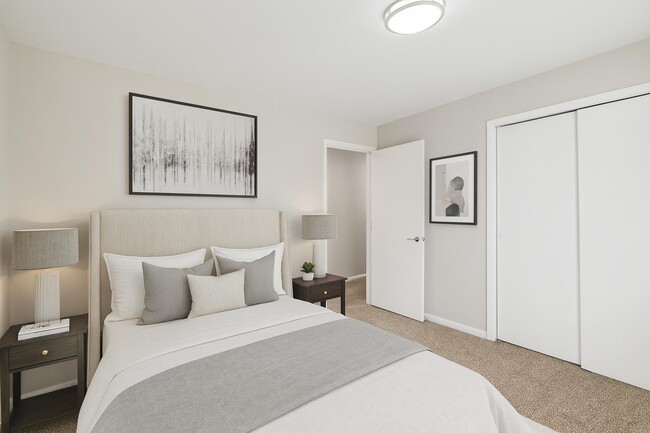 Building Photo - 400 Adamwood Dr