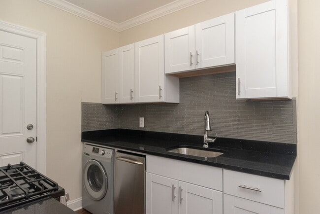 Photo - 3817 N Greenview Ave Unidad W4