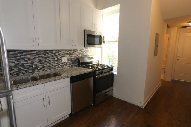 Photo - 1656 W Erie St Unidad S4