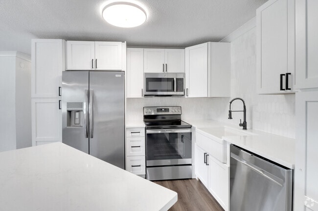 Building Photo - 3864 Coconut Cir S Rental