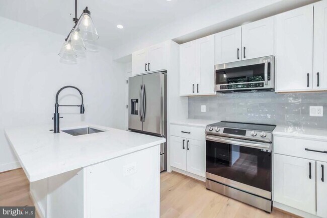 Photo - 2601 30th St NE Unit 6