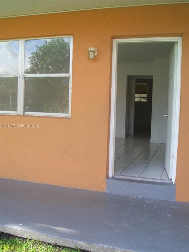 Building Photo - 9760 SW 184th St Unit 5D