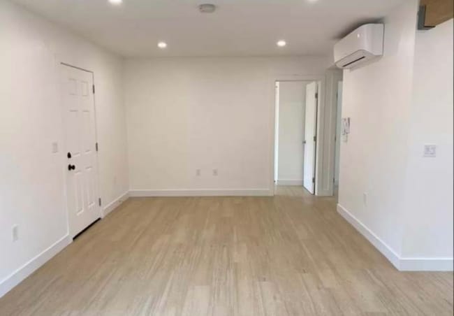 Photo - 1249 Division St Unidad A