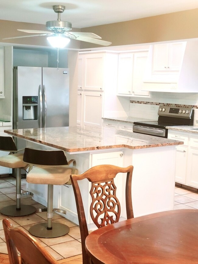 Photo - 630 Whitney Ave