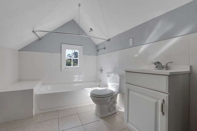 Photo - LOVELY 3/2 CASCADE HEIGHTS AREA