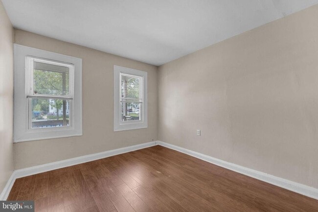 Photo - 315 Burlington Ave