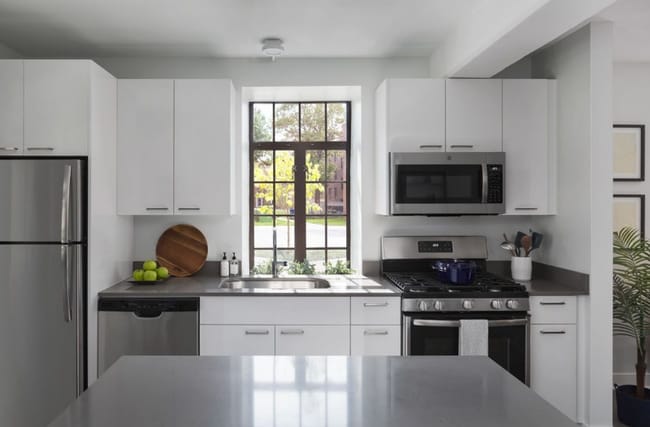 Photo - 1998 W Diversey Pkwy