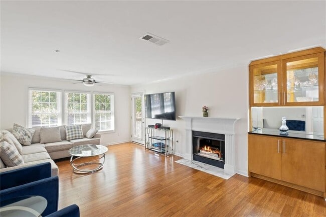 Building Photo - 2714 Vinings Central Run SE Unit 5