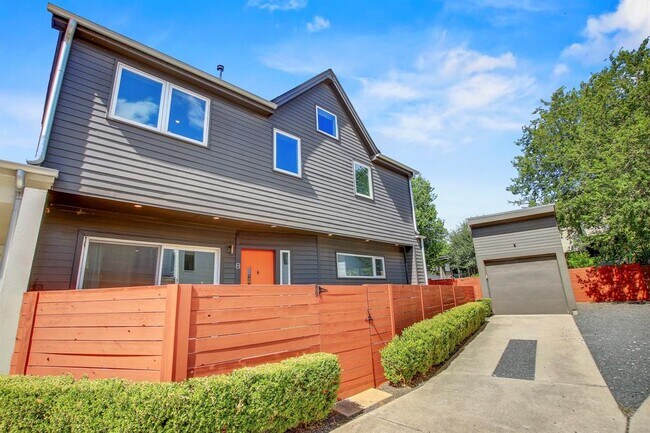 Photo - 2502 Southland Dr Unit B
